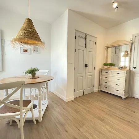 Nidos Apartments, * Frigiliana